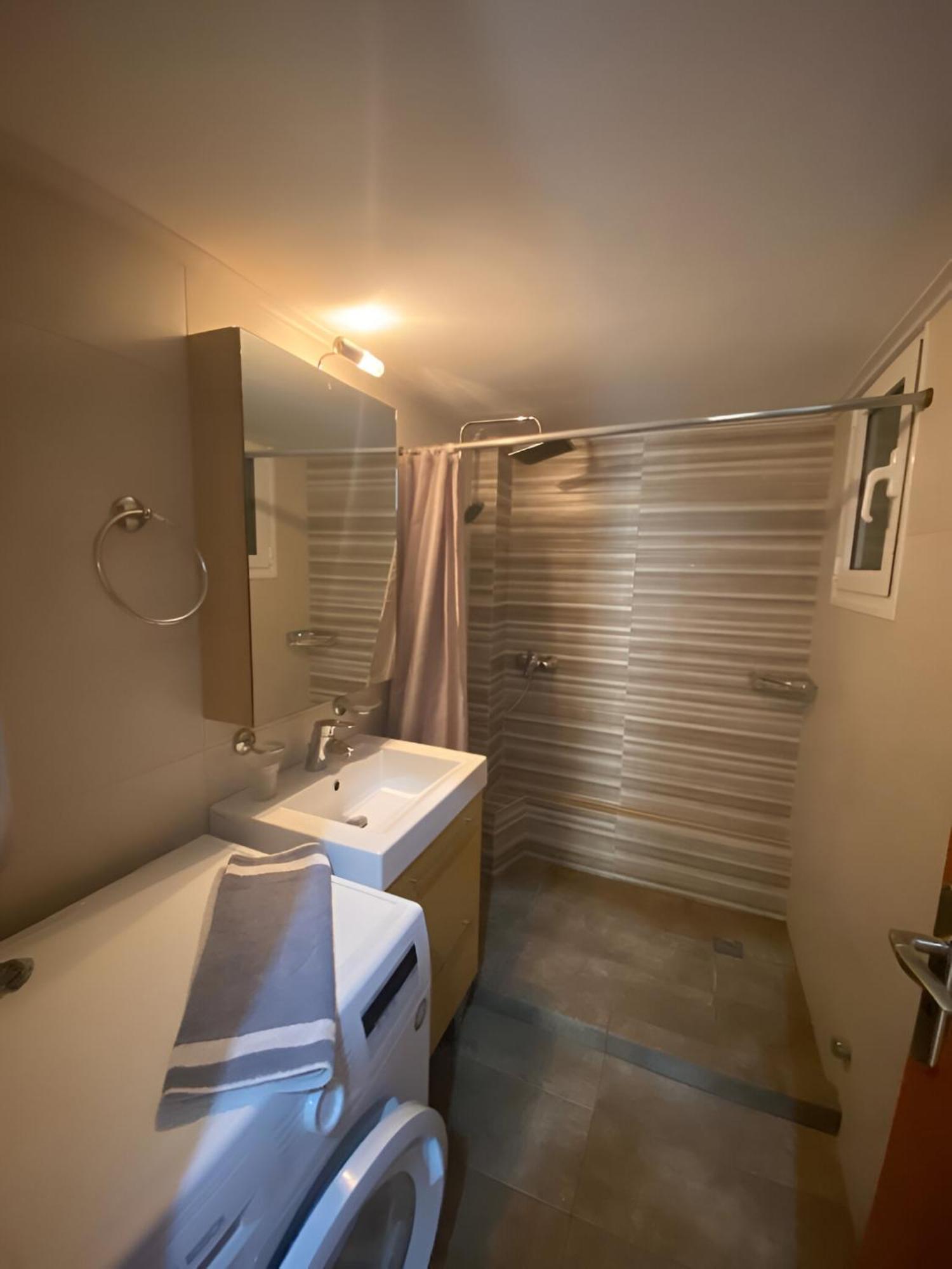 Thisio Center Apartment *